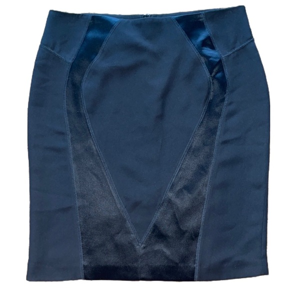 SANDRA ANGELOZZI BLACK FORMAL FIGURE ACCENT SKIRT - Picture 3 of 11